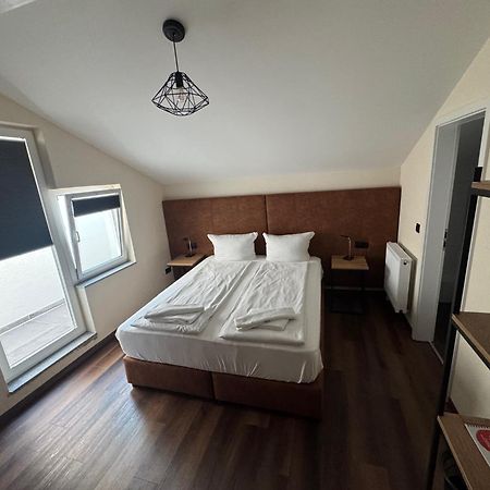 Hotel Capitol Zentrum - 24H - Friedrichshafen Ngoại thất bức ảnh