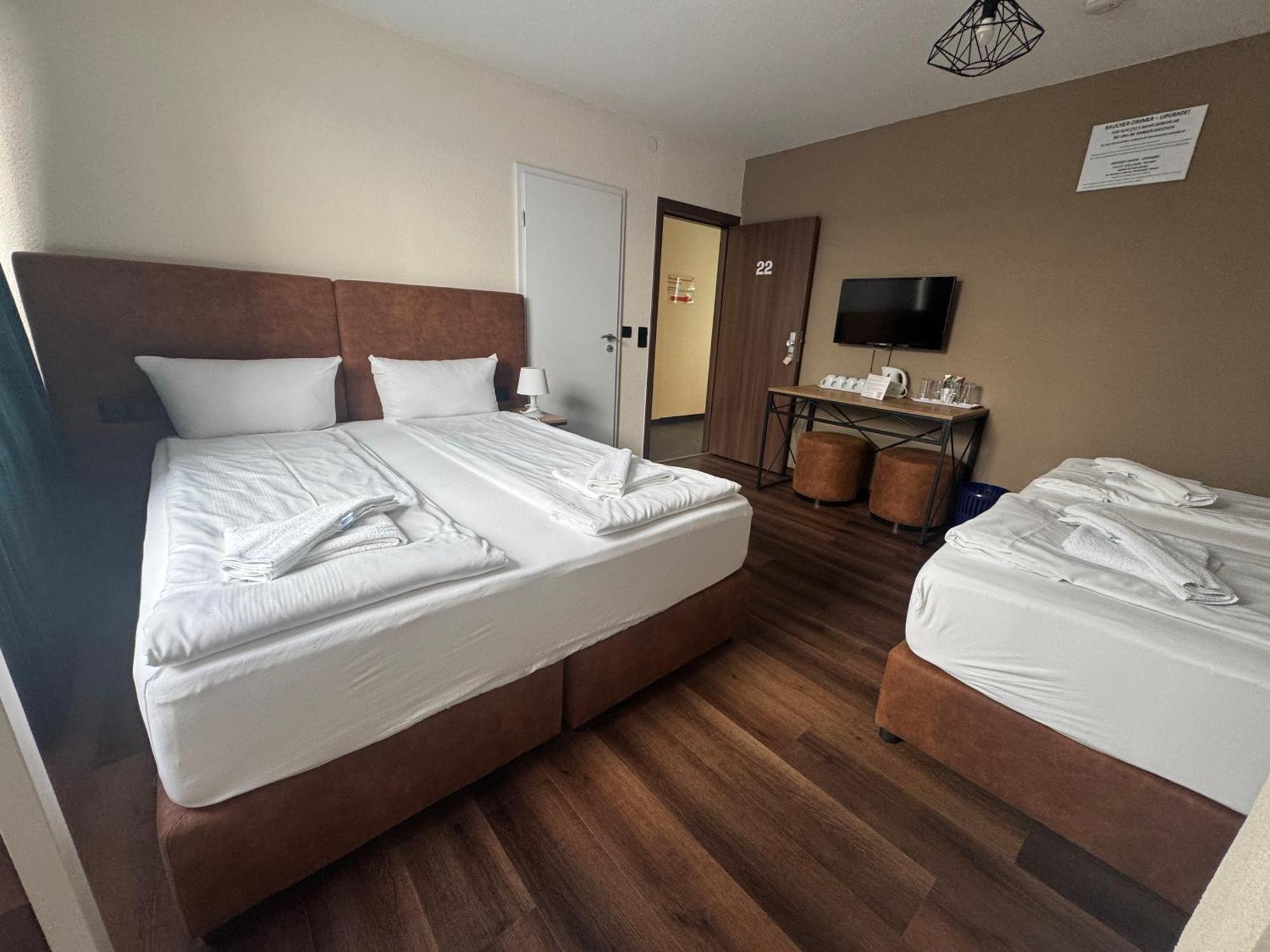 Hotel Capitol Zentrum - 24H - Friedrichshafen Ngoại thất bức ảnh