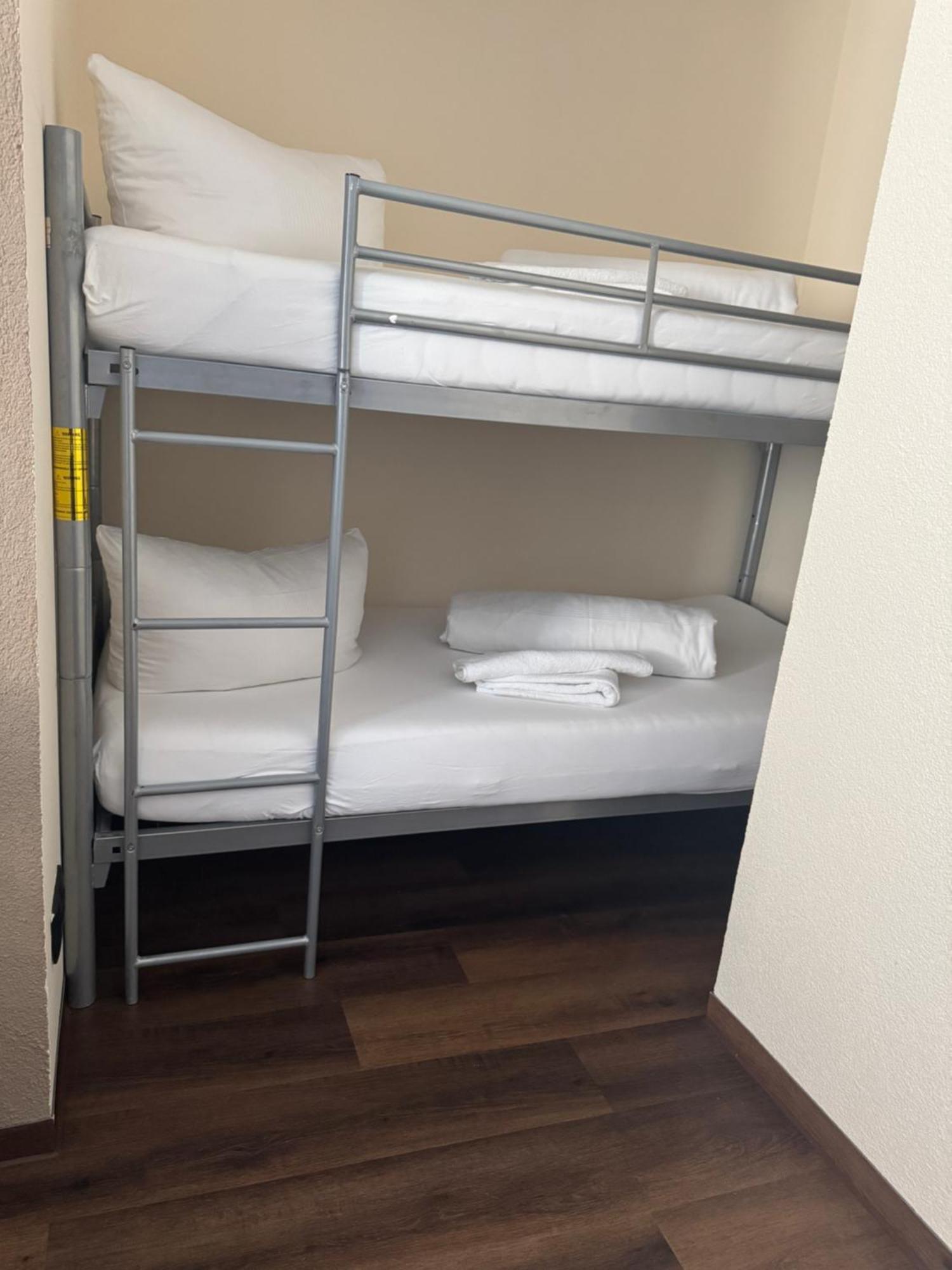 Hotel Capitol Zentrum - 24H - Friedrichshafen Ngoại thất bức ảnh