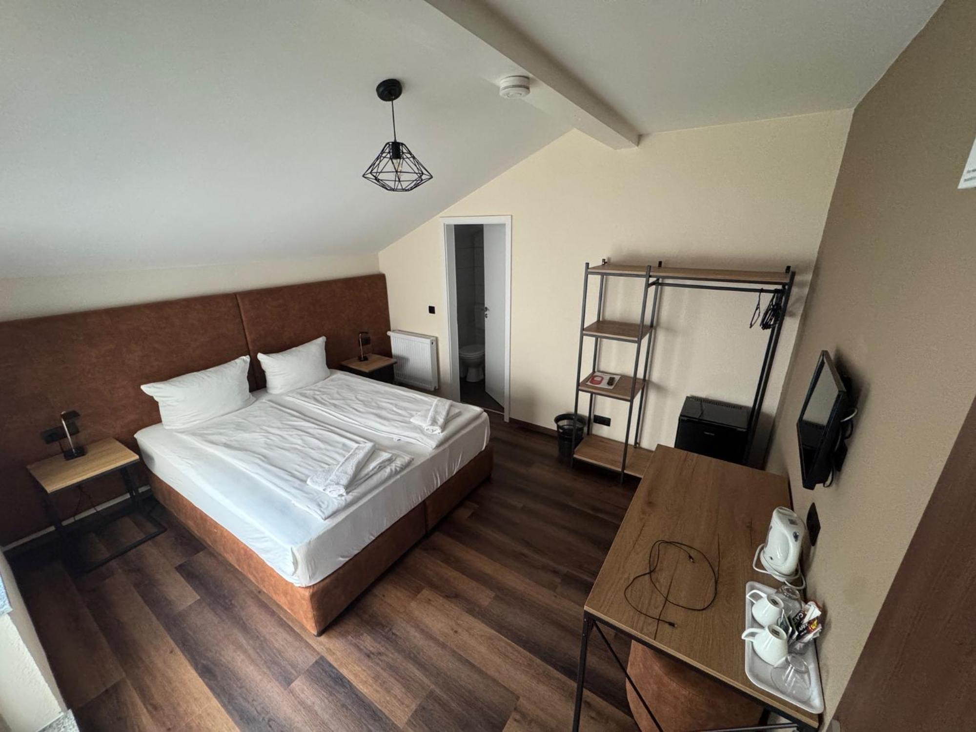 Hotel Capitol Zentrum - 24H - Friedrichshafen Ngoại thất bức ảnh