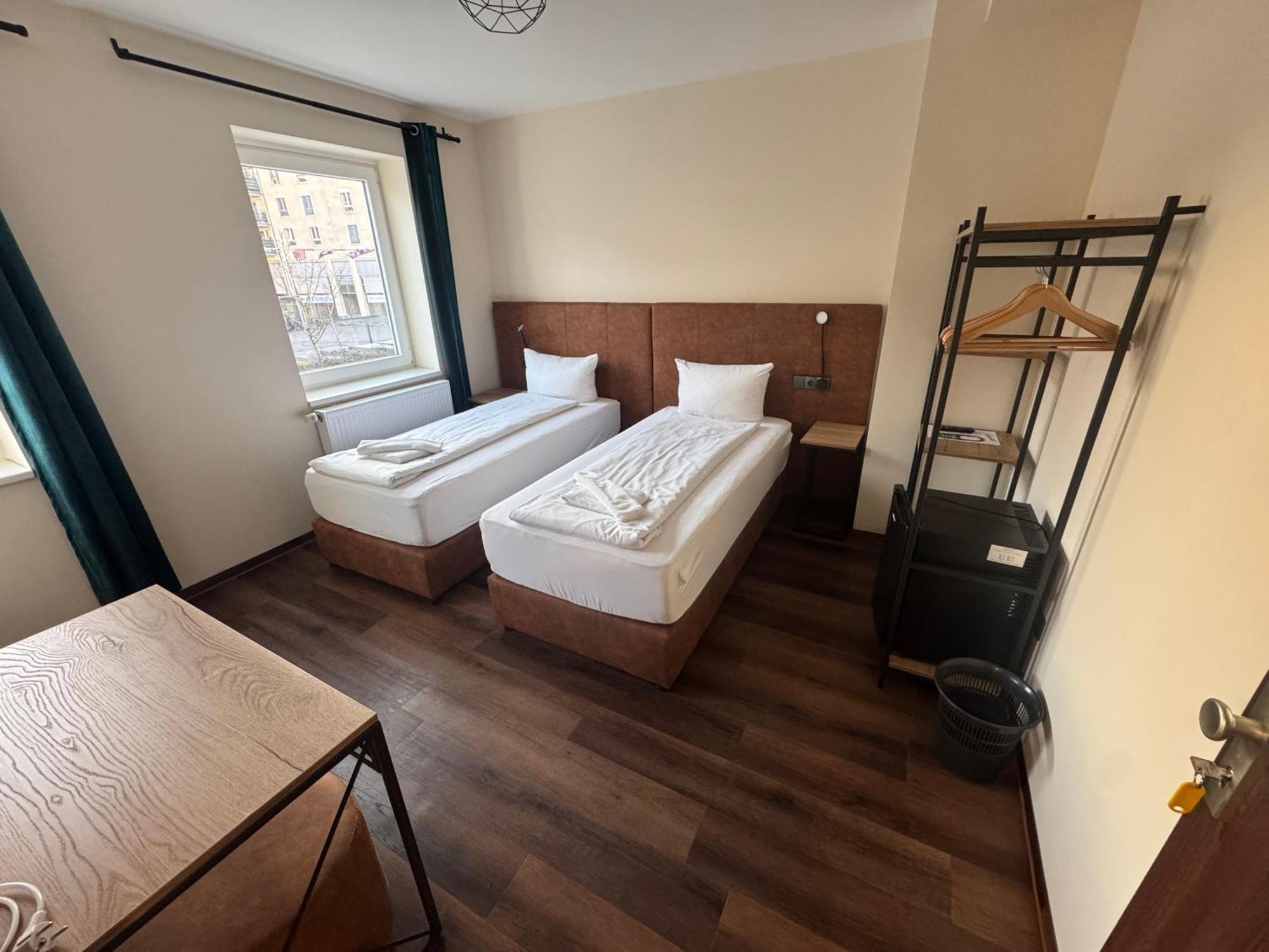 Hotel Capitol Zentrum - 24H - Friedrichshafen Ngoại thất bức ảnh