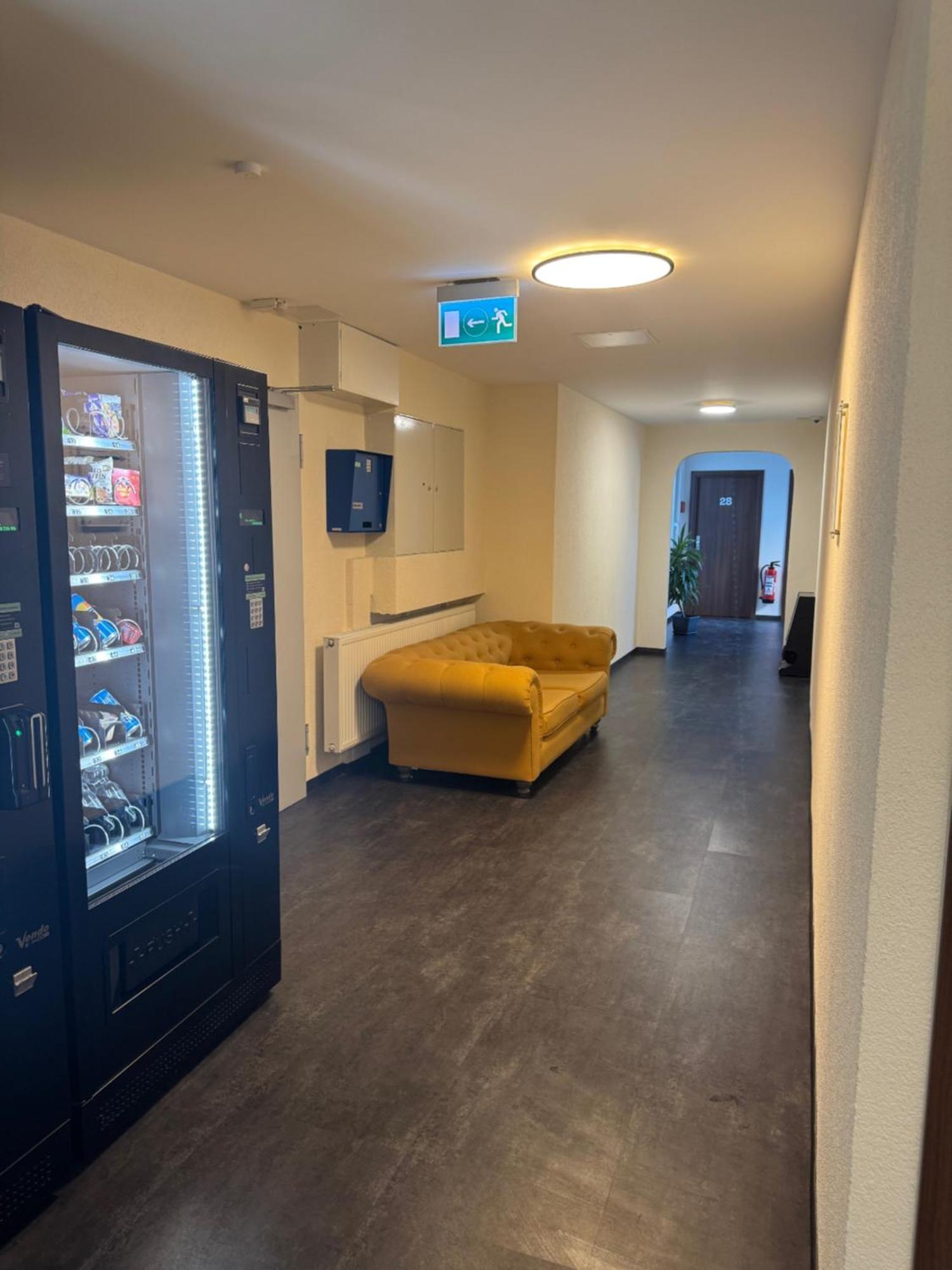 Hotel Capitol Zentrum - 24H - Friedrichshafen Ngoại thất bức ảnh