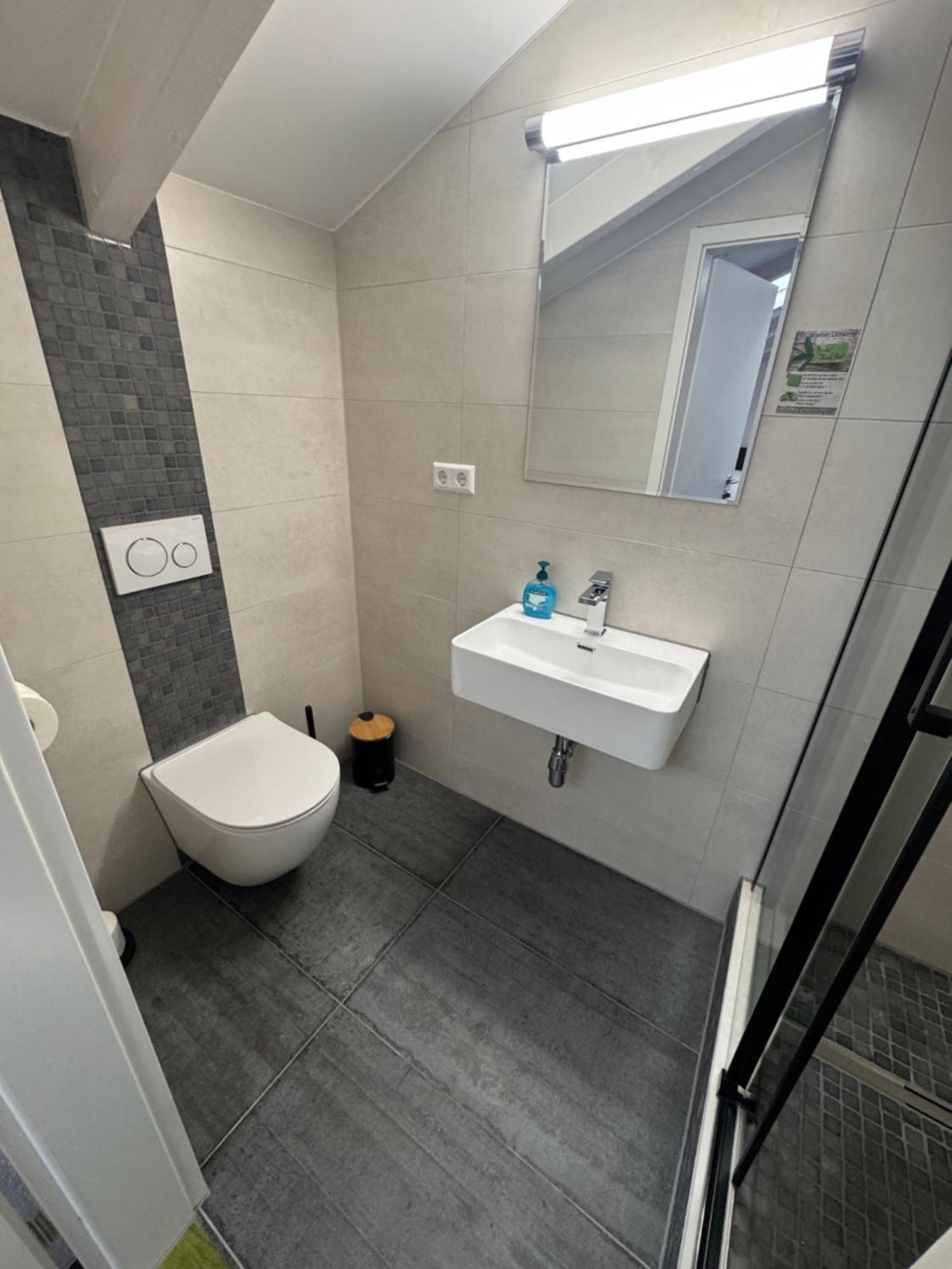 Hotel Capitol Zentrum - 24H - Friedrichshafen Ngoại thất bức ảnh
