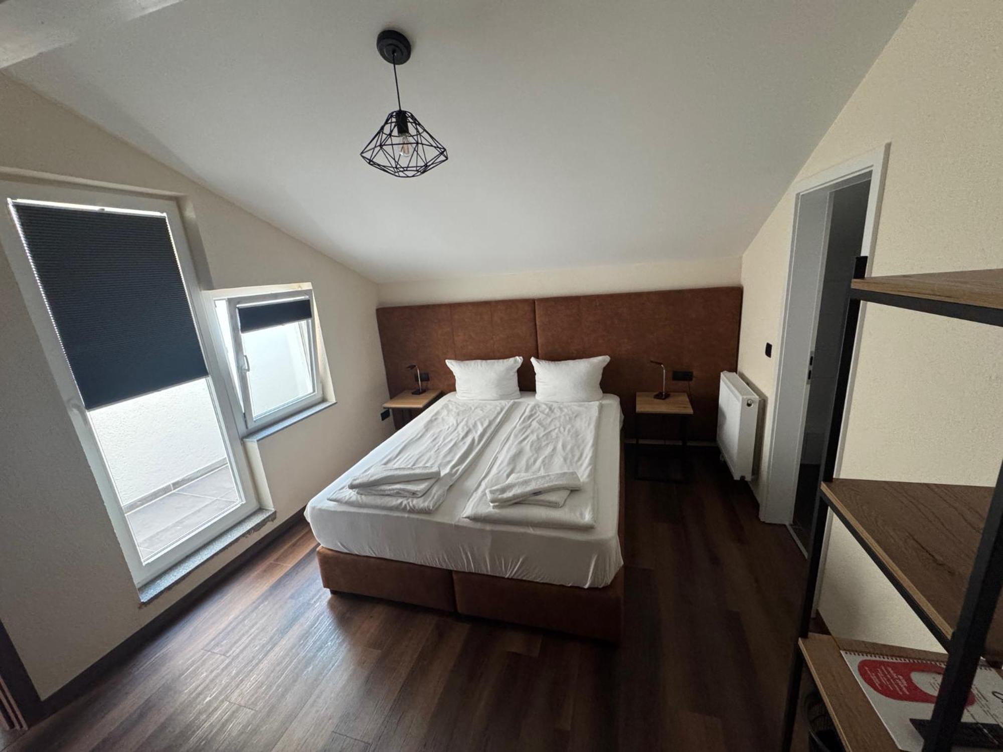 Hotel Capitol Zentrum - 24H - Friedrichshafen Ngoại thất bức ảnh