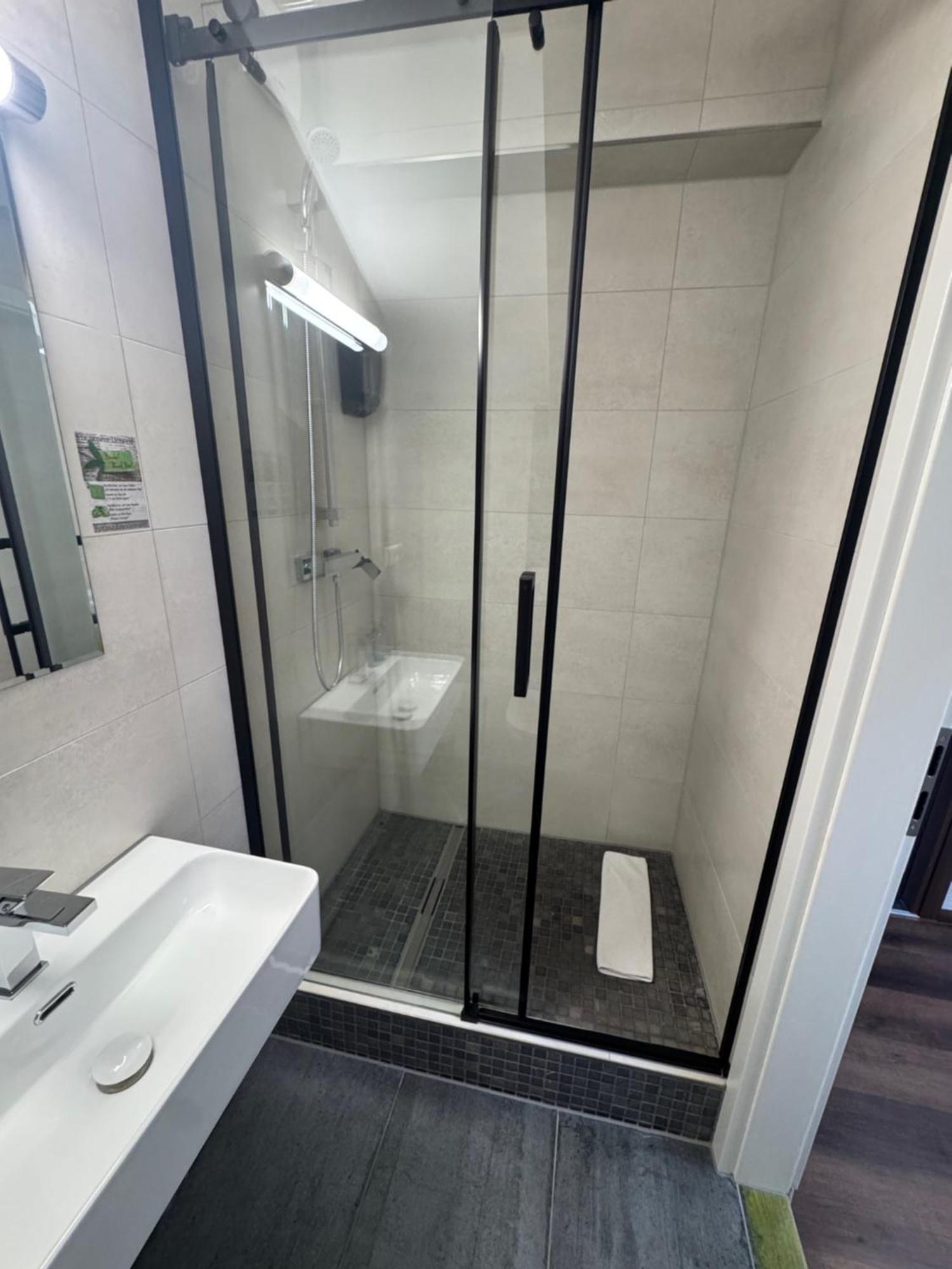 Hotel Capitol Zentrum - 24H - Friedrichshafen Ngoại thất bức ảnh