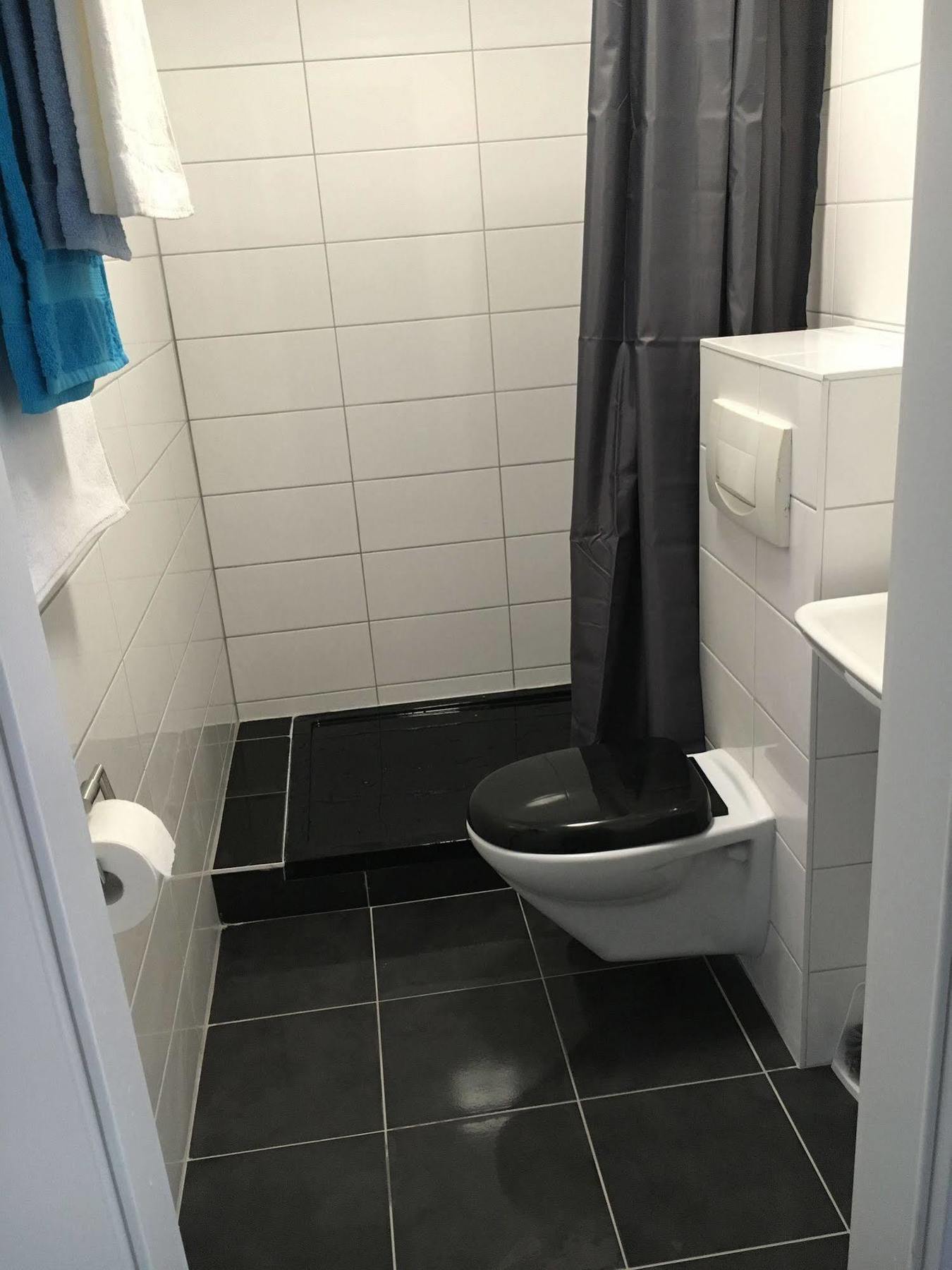 Hotel Capitol Zentrum - 24H - Friedrichshafen Ngoại thất bức ảnh