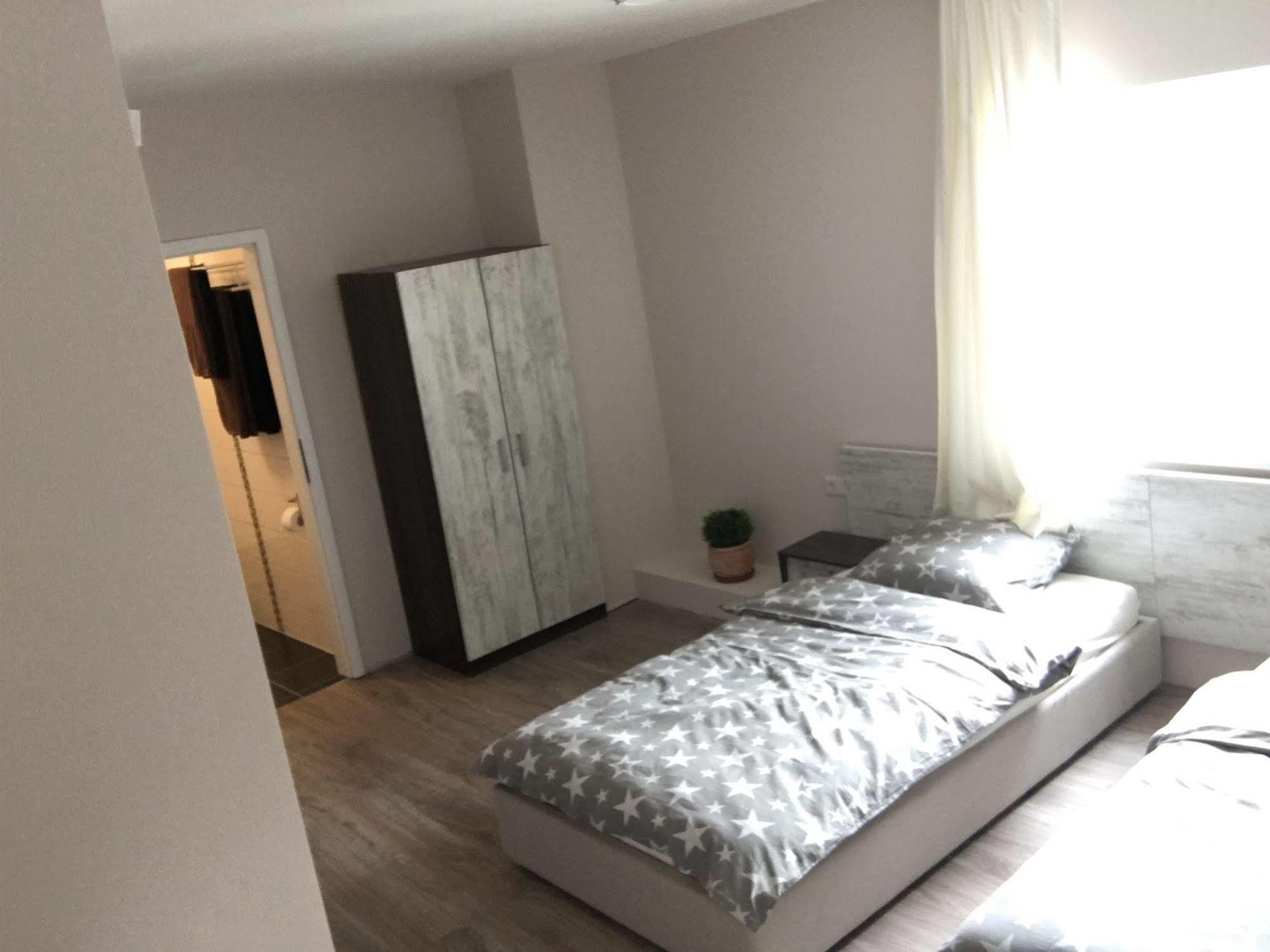 Hotel Capitol Zentrum - 24H - Friedrichshafen Ngoại thất bức ảnh
