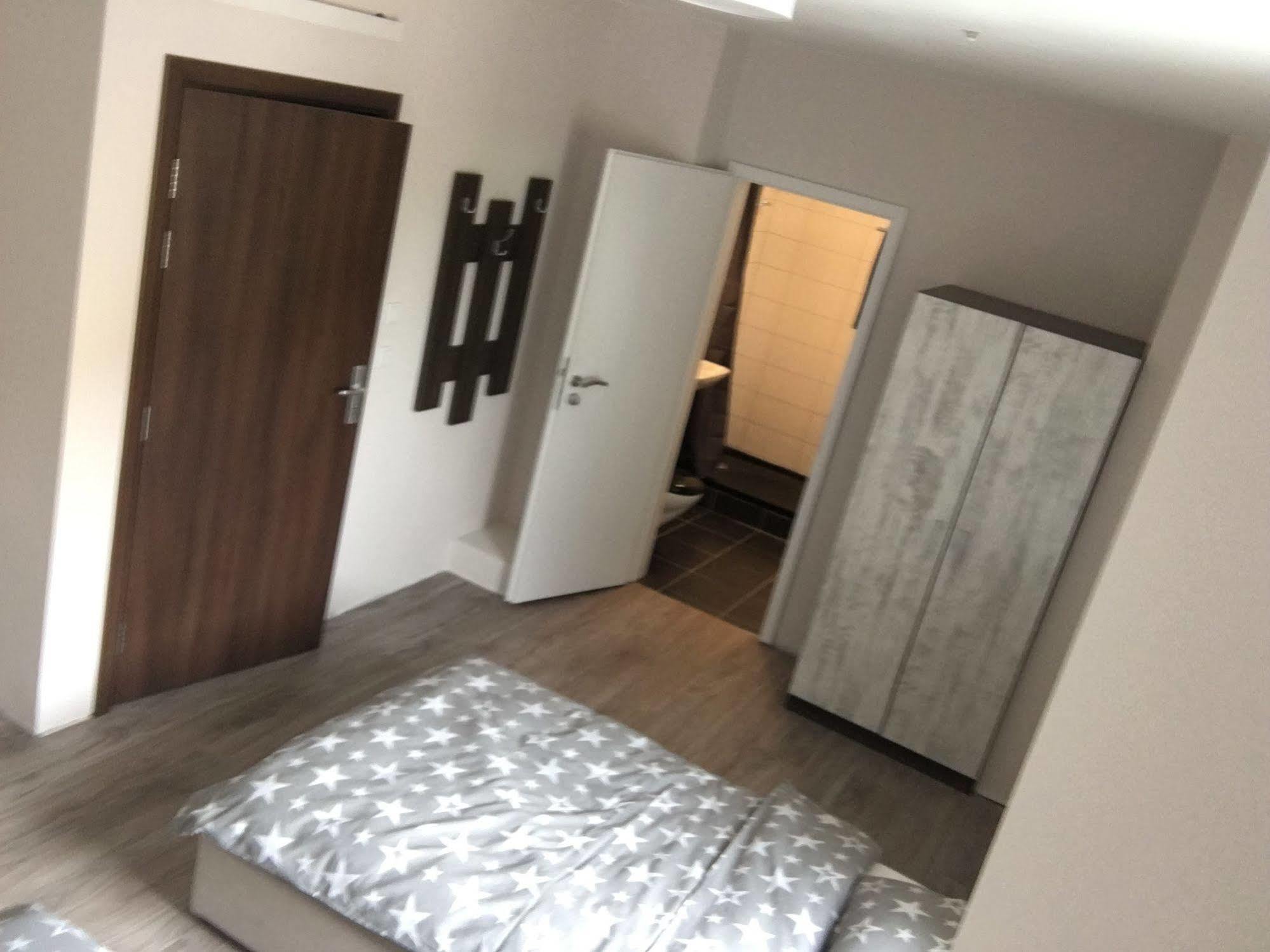 Hotel Capitol Zentrum - 24H - Friedrichshafen Ngoại thất bức ảnh